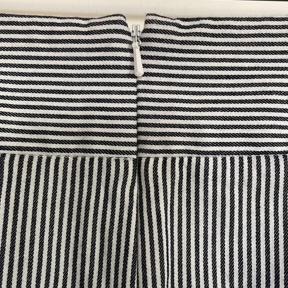 Talbots size 12 blue and white pinstriped skirt with pockets. - Picture 4 of 5
